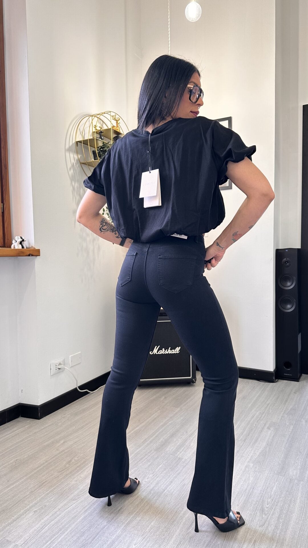 T-SHIRT A PALLONCINO NERA