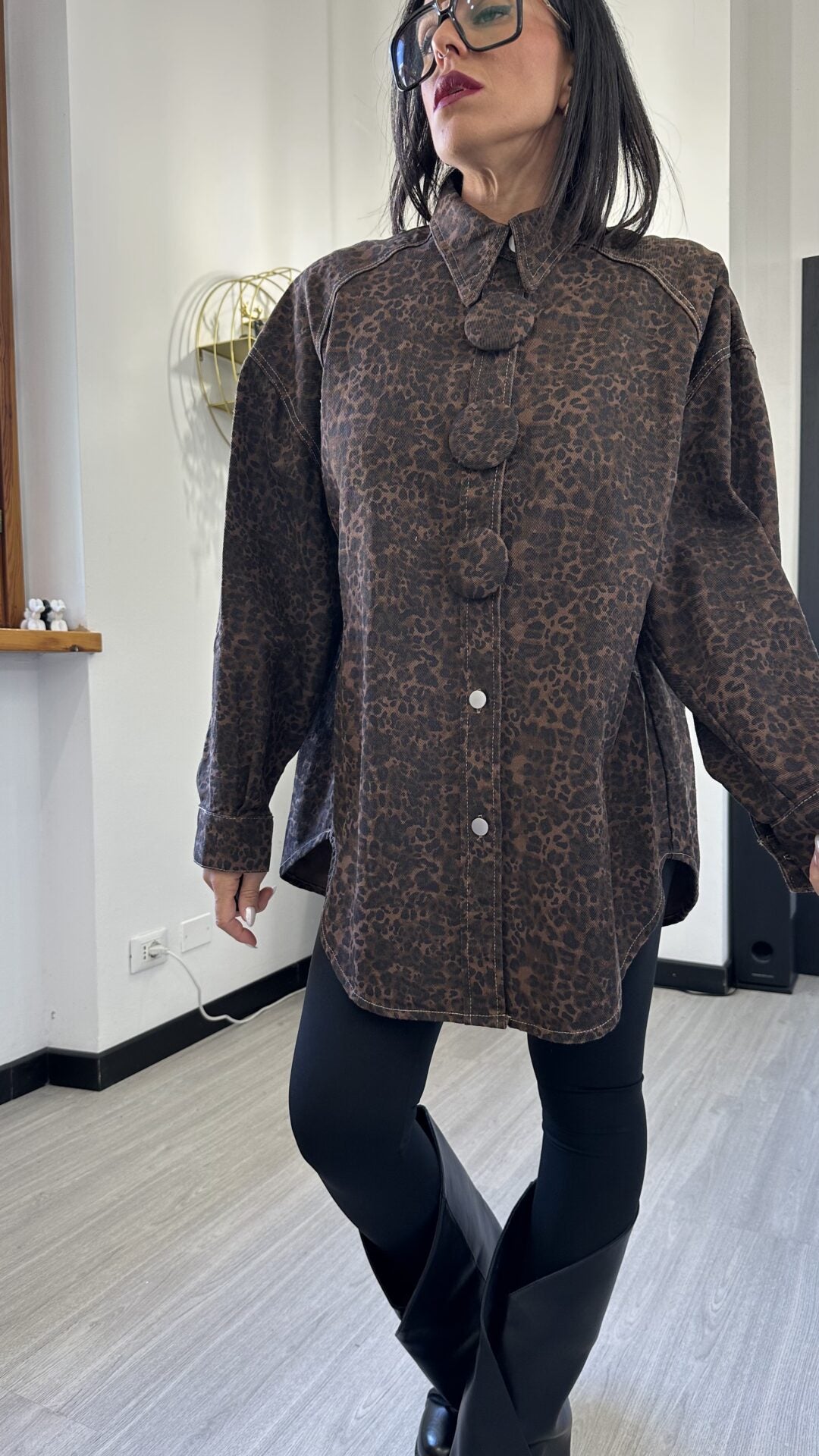 CAMICIONA DI JEANS LEOPARDATA MARRONE