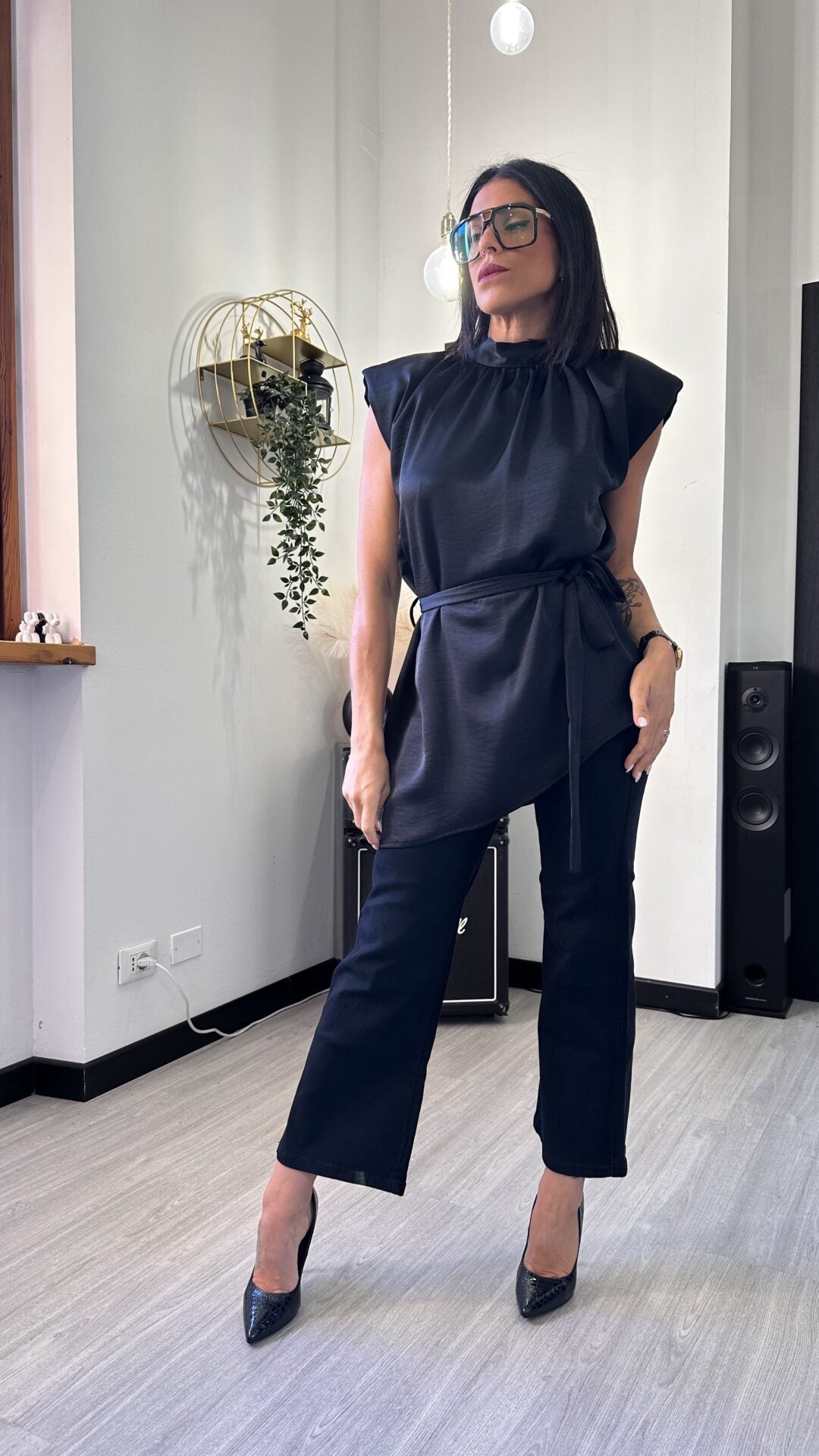 TOP ELEGANTE SIMIL RASO NERO
