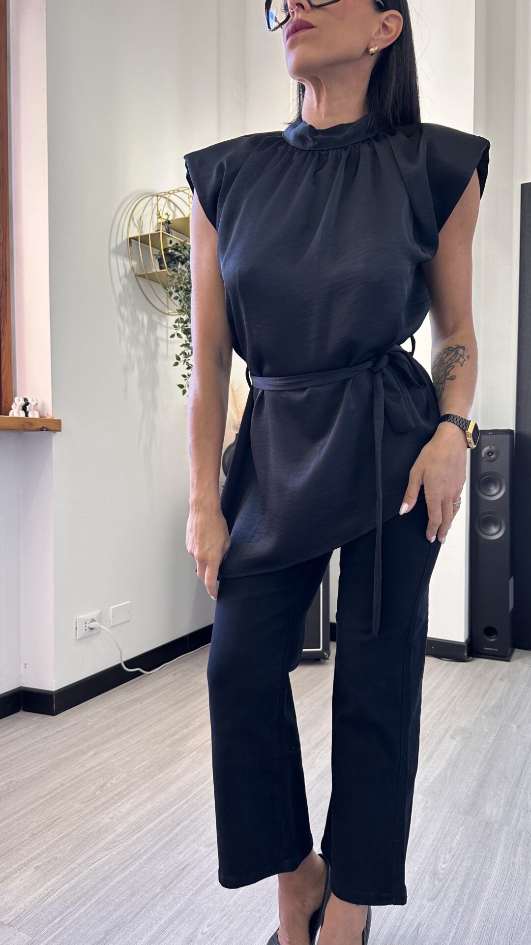 TOP ELEGANTE SIMIL RASO NERO