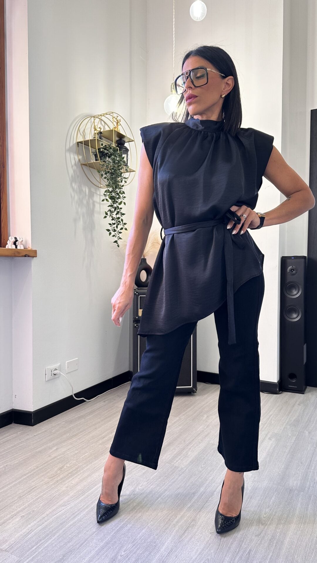 TOP ELEGANTE SIMIL RASO NERO